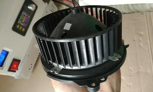 汽車(chē)鼓風(fēng)機(jī)電機(jī)工作原理—艾普智能.jpg