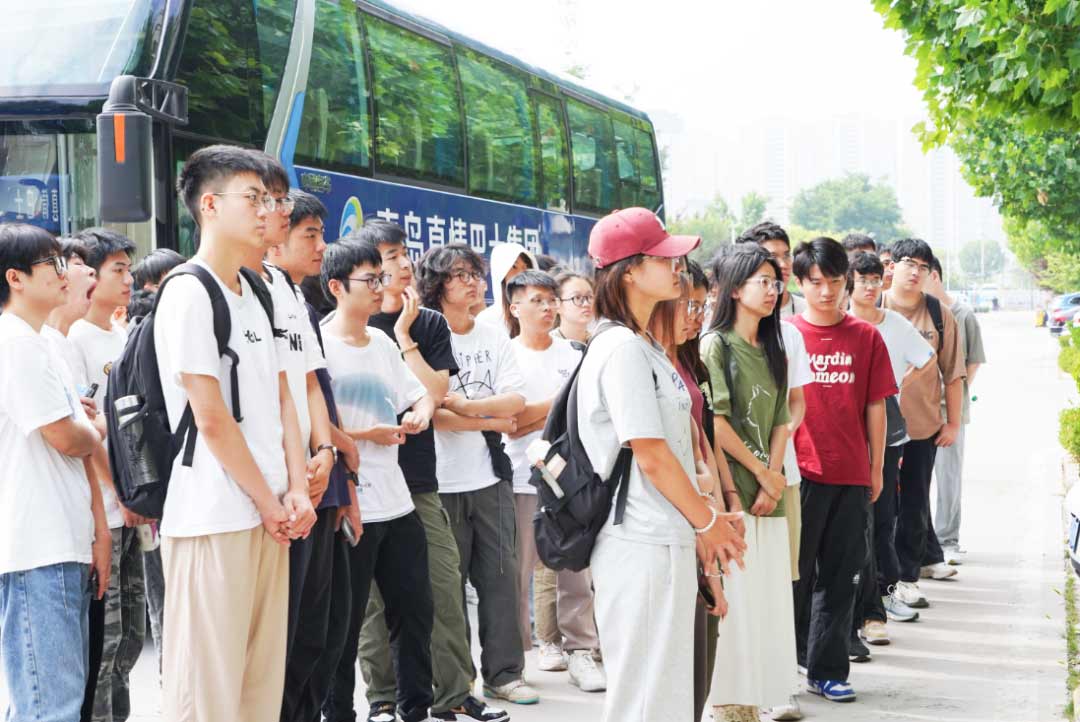 中國石油大學(xué)（華東）師生走進艾普智能，攜手共促產(chǎn)學(xué)研深度融合