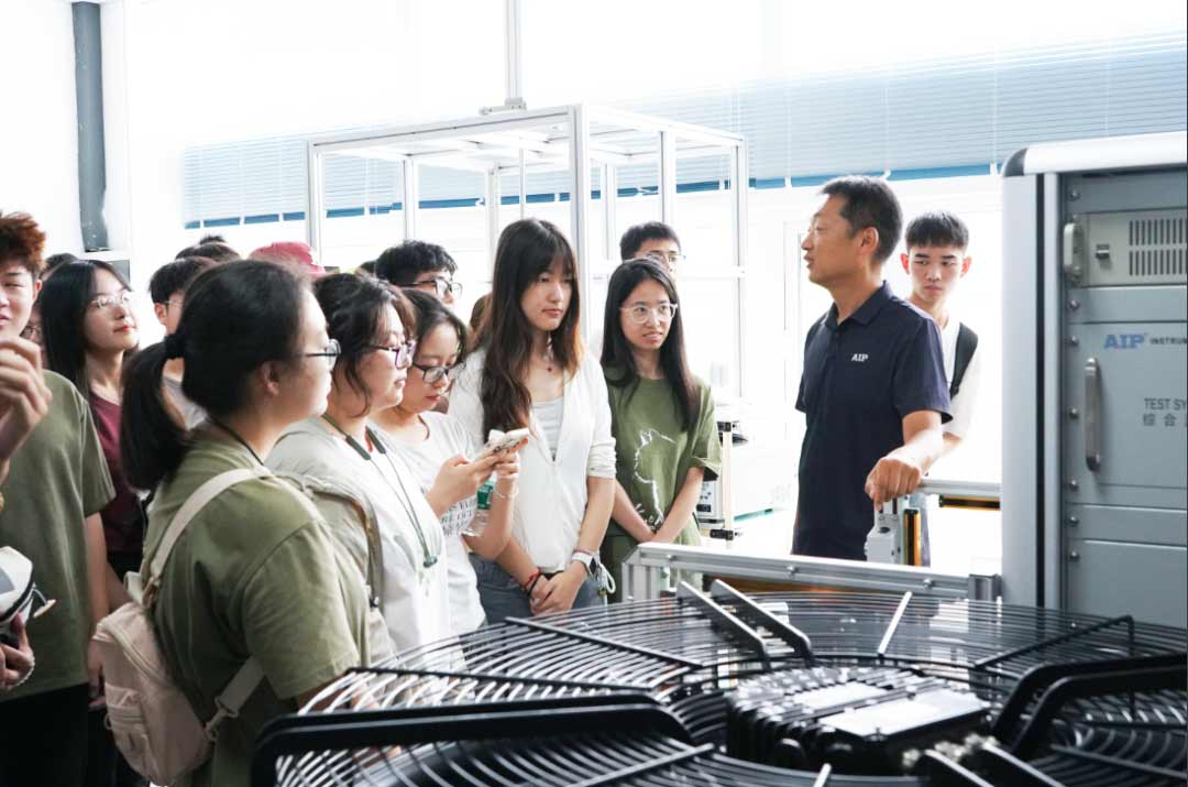 中國石油大學(xué)（華東）師生走進艾普智能，攜手共促產(chǎn)學(xué)研深度融合